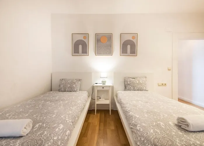 Spacious Old Town Apartment San Sebastián